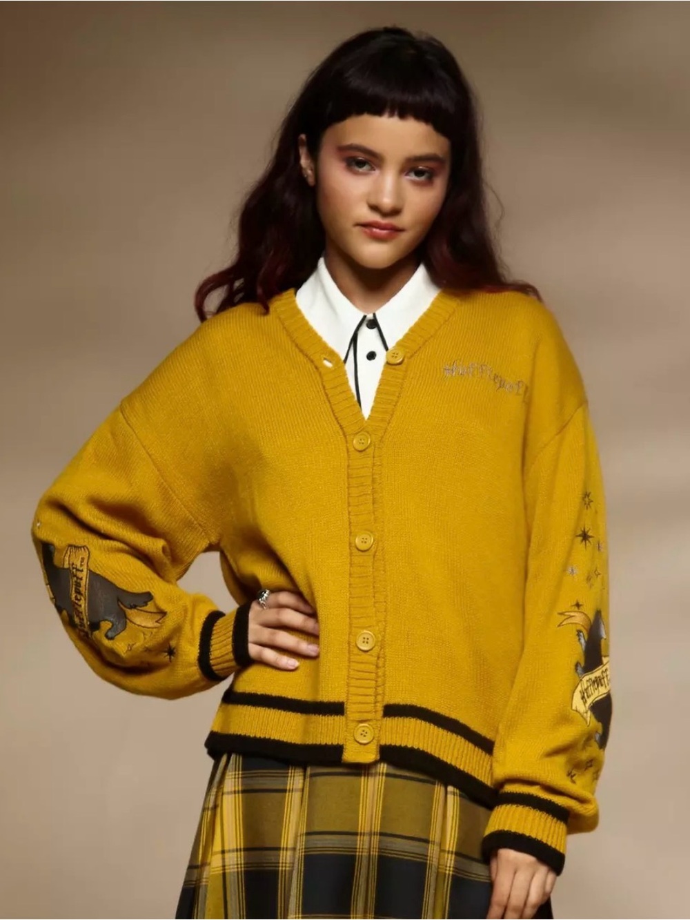 Harry Potter Hufflepuff Skimmer Cardigan L Yellow Badger Embroidered Hot Topic